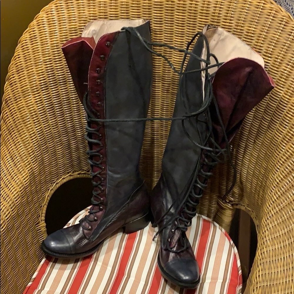 Women’s FreeBird boots size 10-11